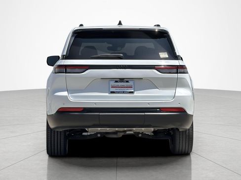 Used 2023 Jeep Grand Cherokee Altitude RWD image 4
