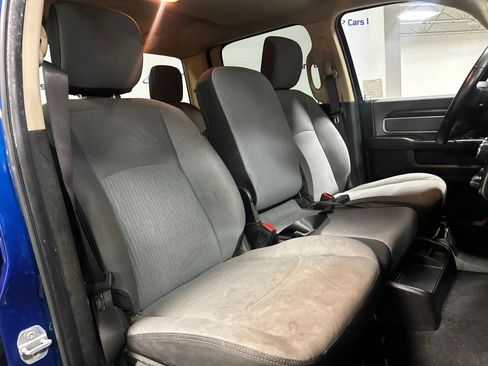 Used 2019 RAM 2500 Big Horn image 25