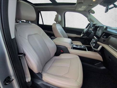 Used 2023 Ford Expedition Limited RWD image 24
