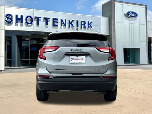 Used 2024 GMC Terrain SLT w/ Tech Package AWD/4WD image 8