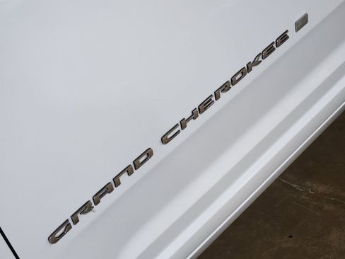 Used 2021 Jeep Grand Cherokee L Overland RWD image 23