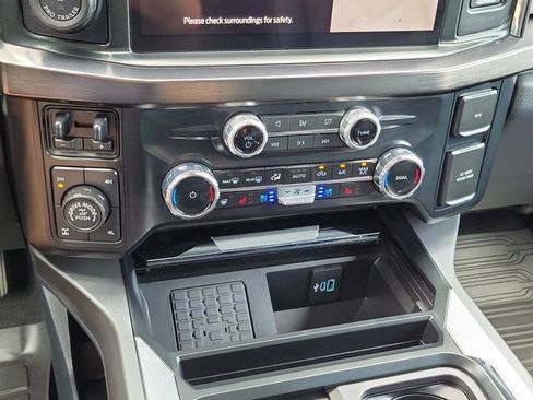 Used 2023 Ford F250 Lariat w/ Lariat Ultimate Package AWD/4WD image 32