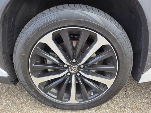 Used 2021 Toyota Highlander XSE image 27