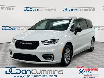 Used 2024 Chrysler Pacifica Touring-L