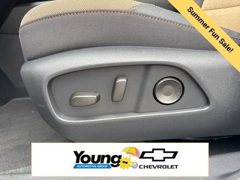 New 2026 Chevrolet Equinox ACTIV w/ Convenience Package III AWD/4WD image 17