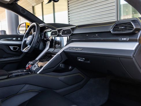 Used 2021 Lamborghini Urus AWD/4WD image 52