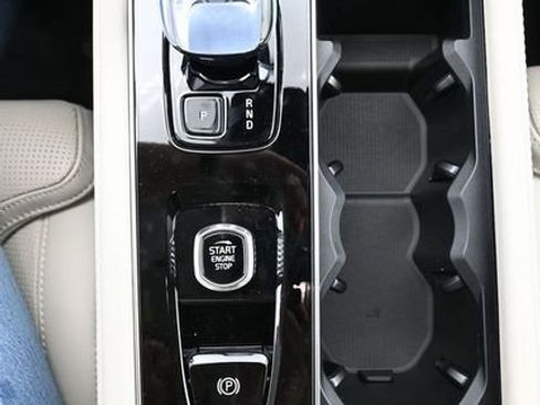 New 2026 Volvo XC90 B6 Ultra w/ Protection Package Premier AWD/4WD image 11