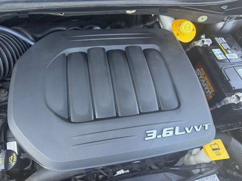 Used 2016 Dodge Grand Caravan SXT FWD image 20