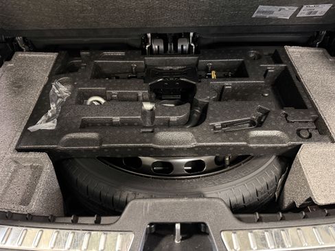 Used 2025 Volvo XC90 B6 Plus image 27