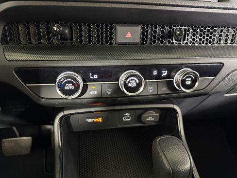 Used 2025 Honda CR-V LX image 14