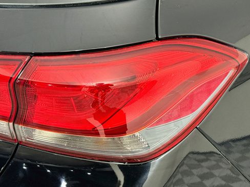 Used 2018 Hyundai Elantra GT FWD image 31