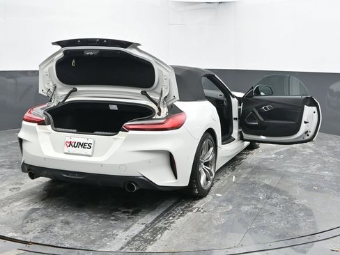 Used 2025 BMW Z4 sDrive30i image 49