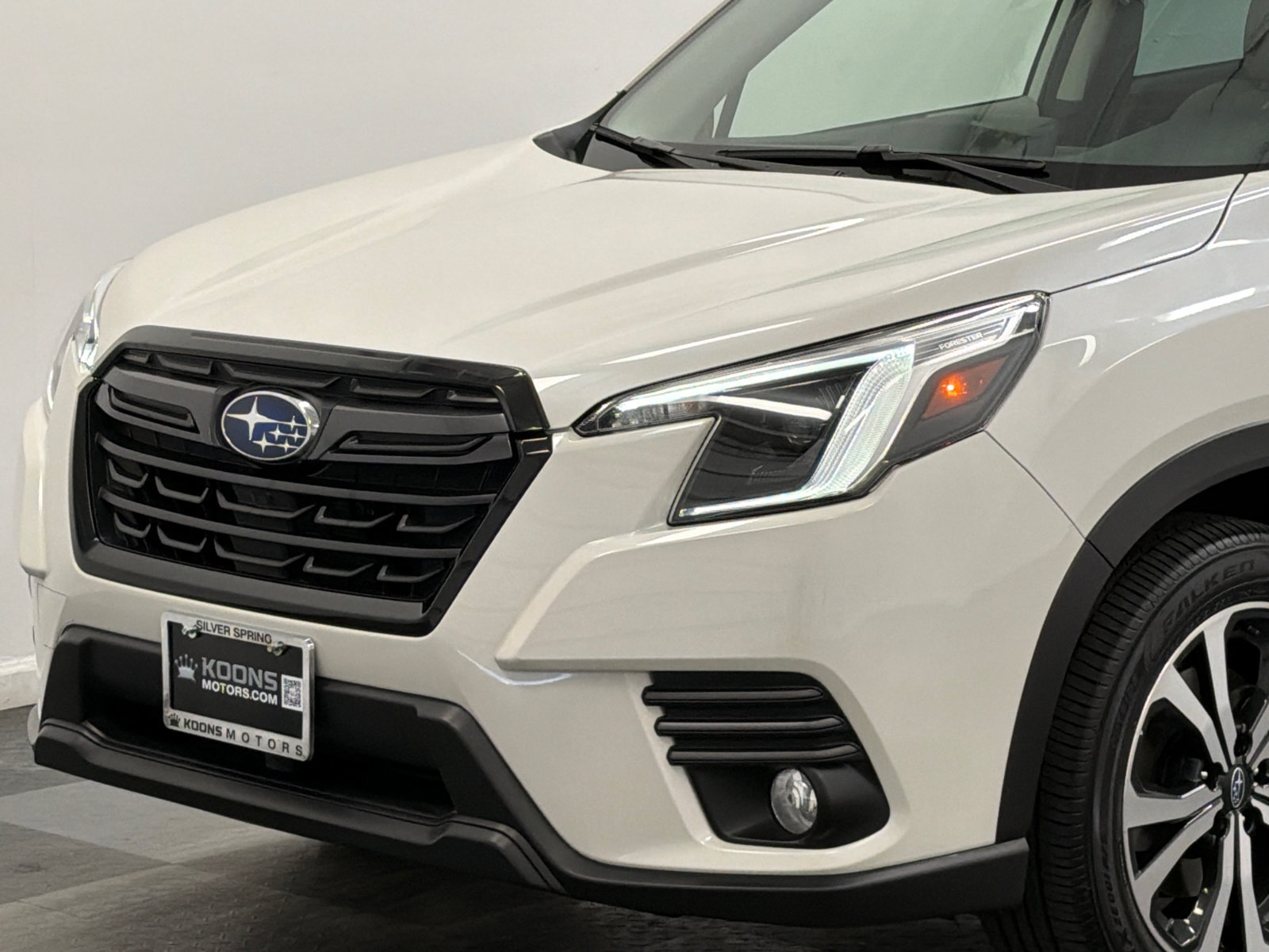 Used 2023 Subaru Forester Limited w/ Popular Package #2 AWD/4WD image 2