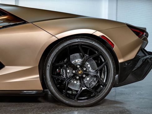 Used 2024 Lamborghini Revuelto AWD/4WD image 20