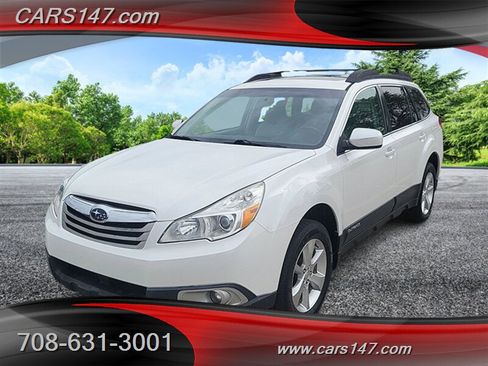 Used 2014 Subaru Outback 2.5i Limited image 1