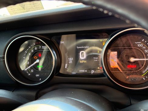 Used 2023 Jeep Wrangler Unlimited Sahara w/ Cold Weather Group image 16