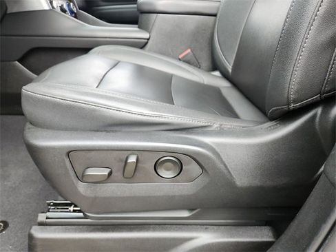 Used 2023 Chevrolet Tahoe Z71 w/ Luxury Package image 9