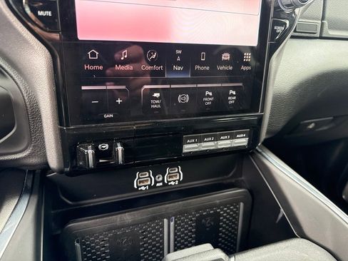 Certified 2025 RAM 3500 Laramie AWD/4WD image 26