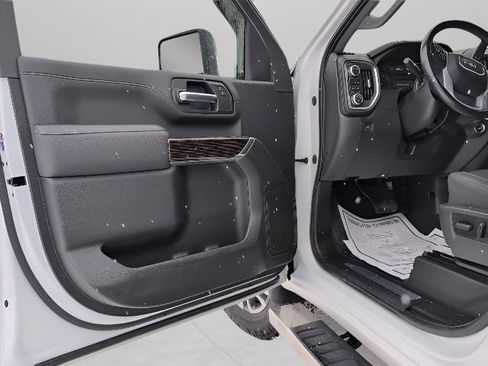 Used 2023 GMC Sierra 2500 SLE w/ SLE Value Package; image 9