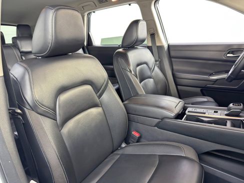 Used 2023 Nissan Pathfinder SL image 34