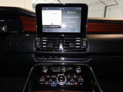 Used 2021 Lincoln Navigator Reserve w/ Luxury Package AWD/4WD image 10
