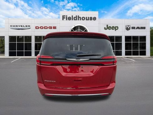 New 2026 Chrysler Pacifica Select image 13