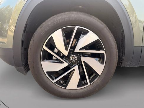 Used 2025 Volkswagen Atlas SE FWD image 33
