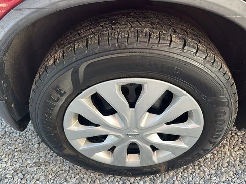 Used 2016 Nissan Rogue S image 6