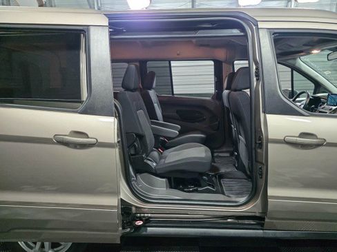 Used 2019 Ford Transit Connect XLT w/ Driver-Assist Package image 16