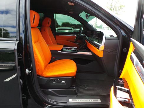 Used 2025 Cadillac Escalade Sport w/ Touring Package AWD/4WD image 49