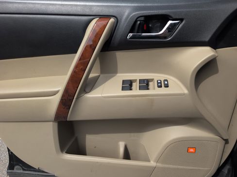 Used 2013 Toyota Highlander Limited image 15