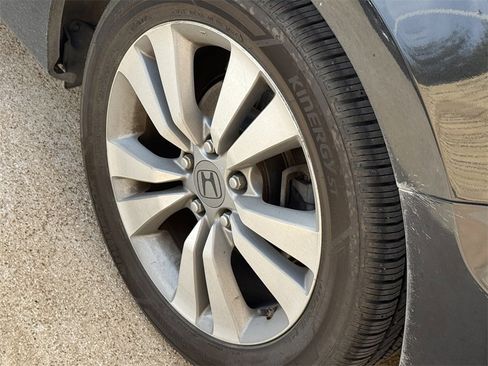 Used 2011 Honda Accord EX-L image 10