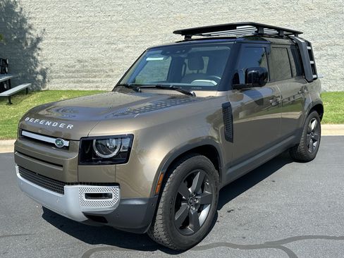 Certified 2023 Land Rover Defender 110 SE AWD/4WD image 2