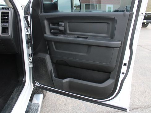 Used 2018 RAM 2500 Tradesman w/ Chrome Appearance Group image 37