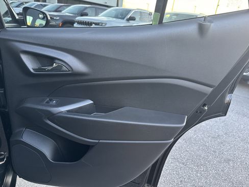 Used 2025 Chevrolet Trax ACTIV image 21