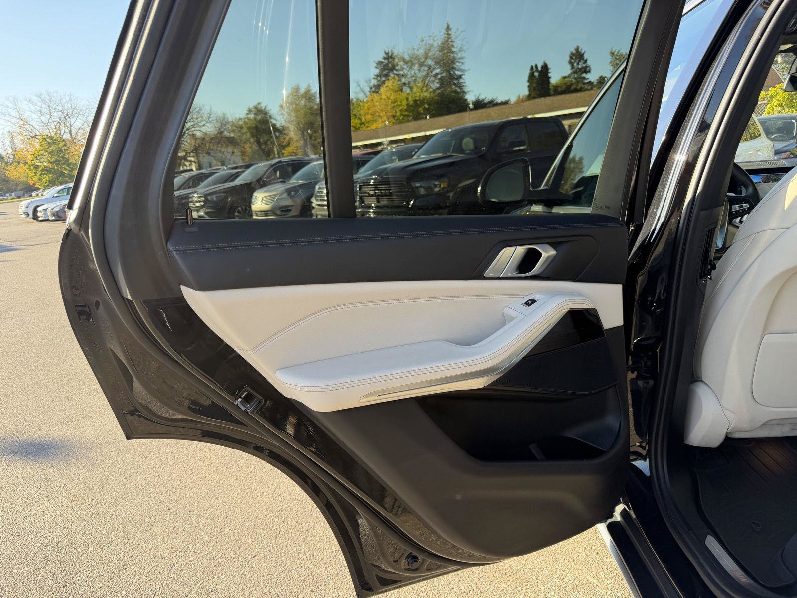 Used 2020 BMW X5 xDrive40i w/ Premium Package AWD/4WD image 22