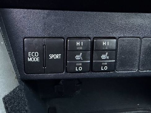Used 2016 Toyota RAV4 Limited FWD image 21