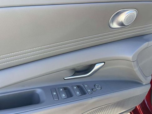 Used 2024 Hyundai Elantra SEL w/ Convenience Package image 21