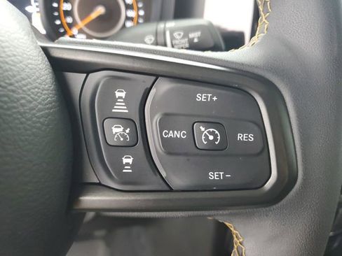 Used 2024 Jeep Gladiator Sport AWD/4WD image 22