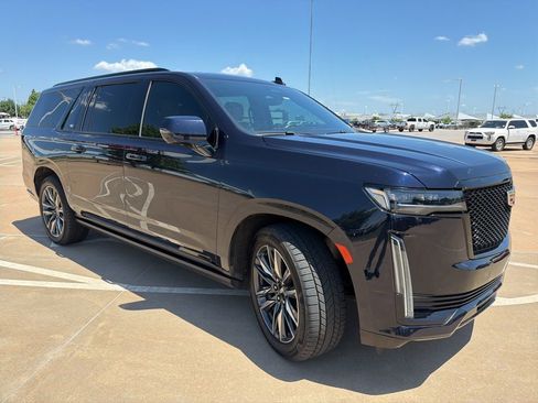 Used 2023 Cadillac Escalade ESV Sport w/ Touring Package AWD/4WD image 4