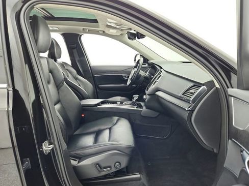 Used 2020 Volvo XC90 T6 Momentum image 18