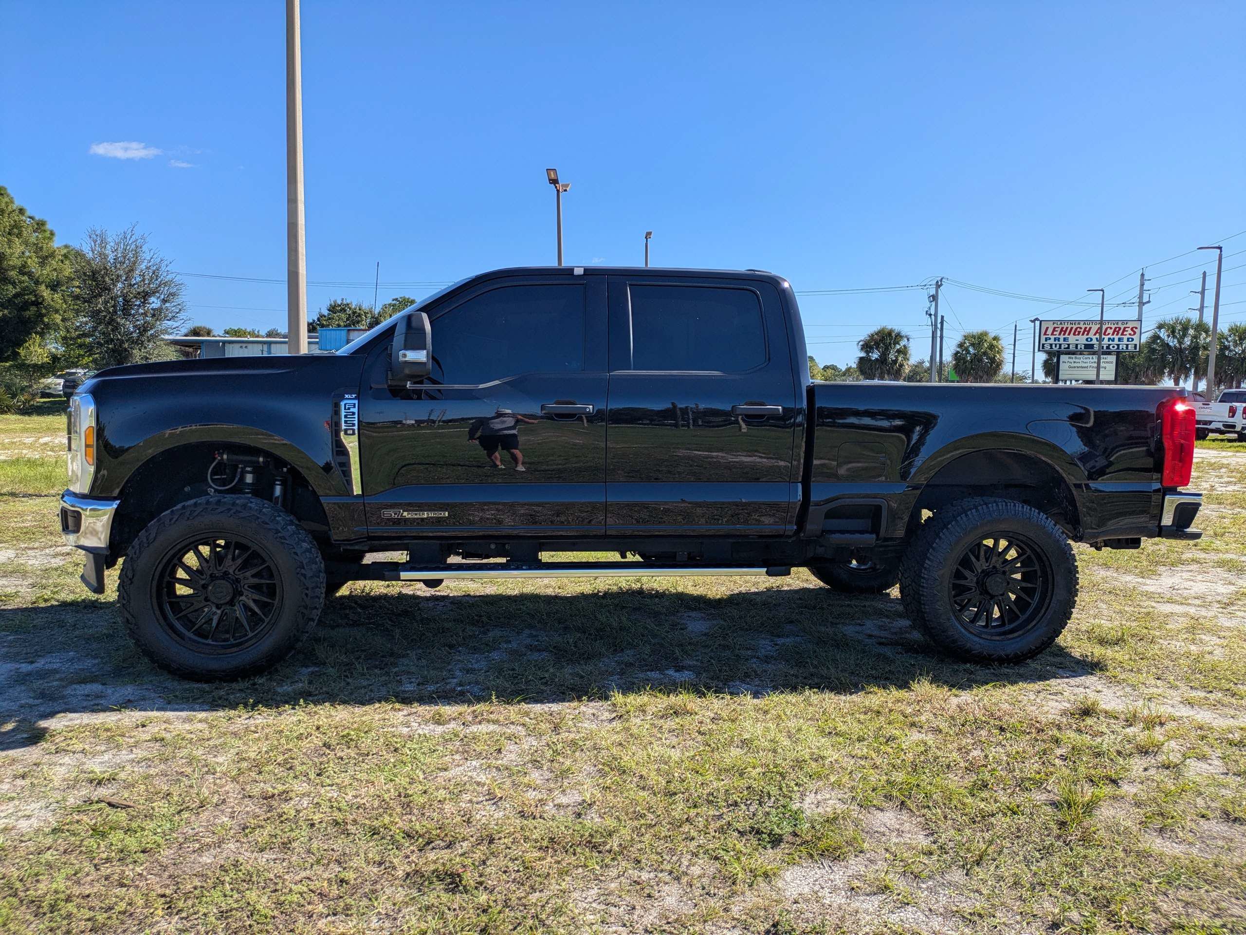 Used 2025 Ford F250 XLT w/ FX4 Off-Road Package AWD/4WD image 5