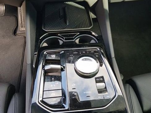 Used 2024 BMW 530i w/ M Sport Package image 18