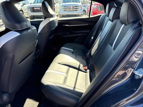 Used 2025 Toyota Camry SE image 8