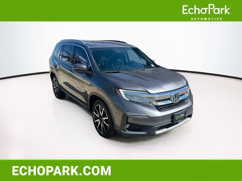Used 2020 Honda Pilot Touring image 1