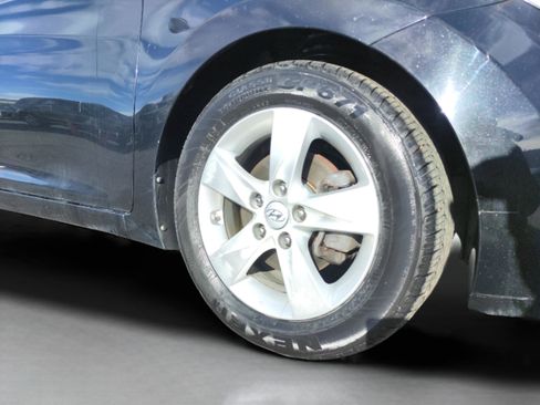 Used 2013 Hyundai Elantra GLS w/ Preferred Pkg image 31
