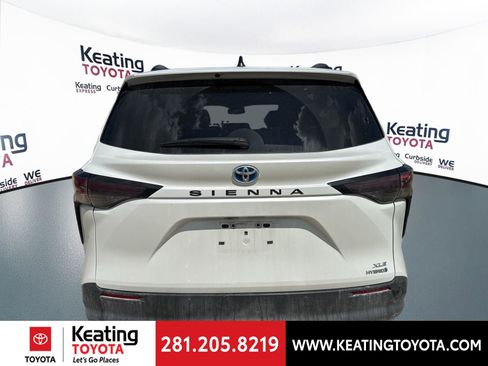 Used 2024 Toyota Sienna XLE FWD image 6