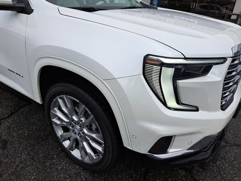 Used 2024 GMC Acadia Denali w/ Super Cruise Package FWD image 16