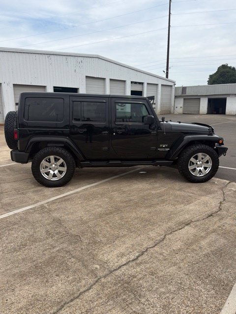 Used 2018 Jeep Wrangler Unlimited Sahara w/ Connectivity Group AWD/4WD image 7