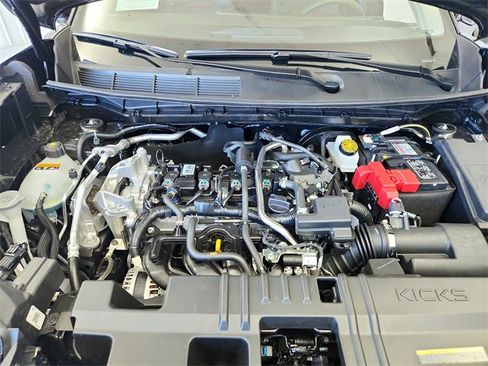 New 2026 Nissan Kicks SR image 17